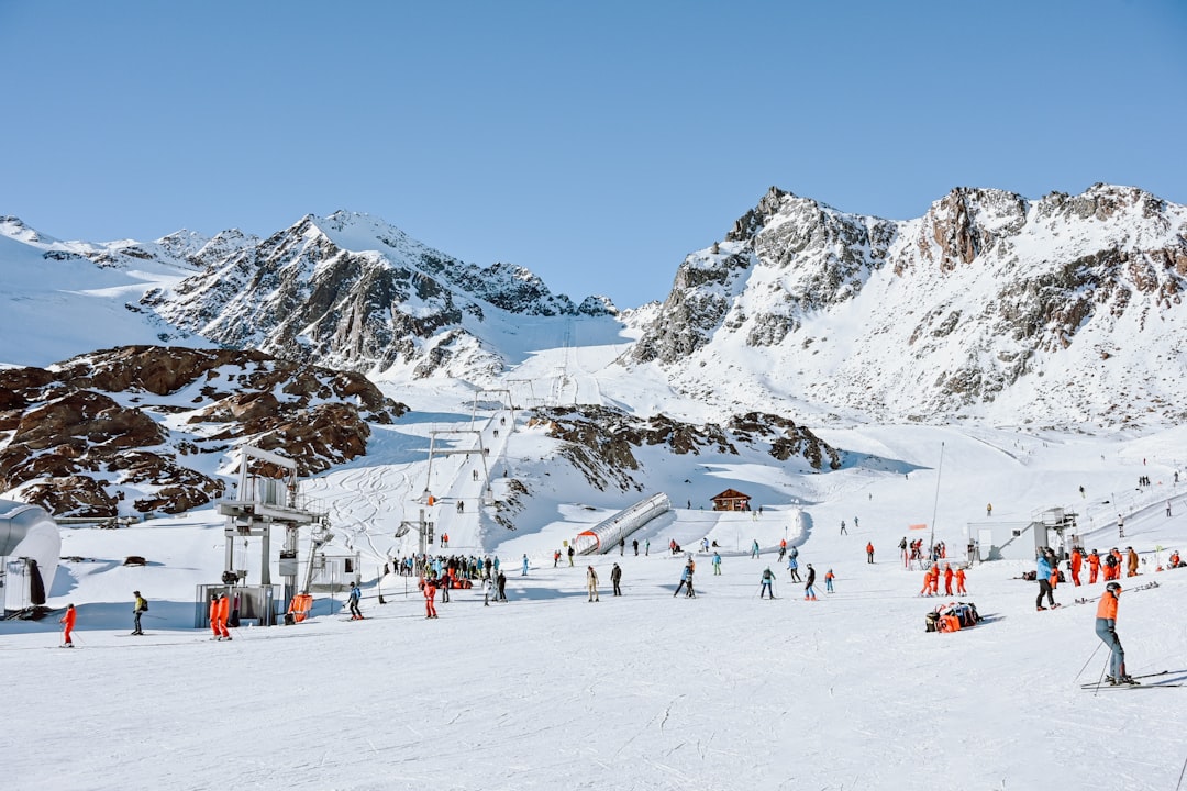 Content Marketing Metrics: Engagement and Conversion KPIs